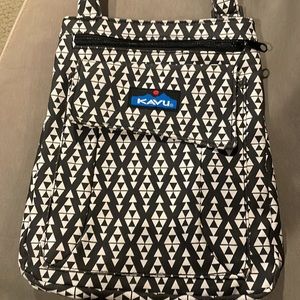KAVU small Purse Keeper  In black and off white geometric pattern